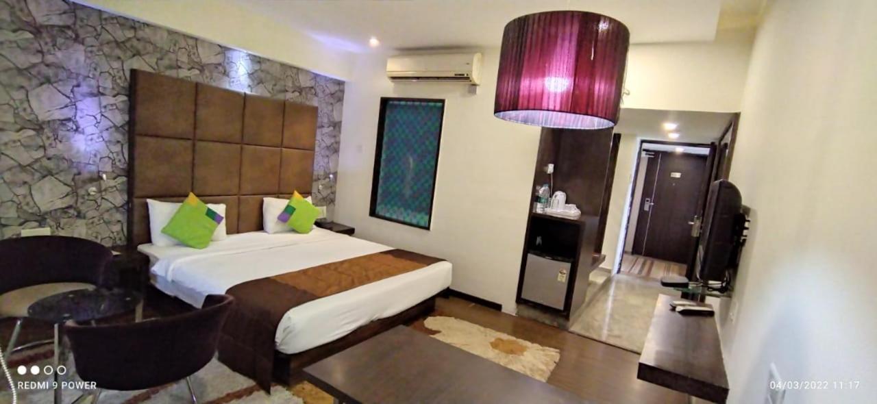 Hotel Lxia Hinjewadi - Indian Nationals Only Pimpri-Chinchwad Exterior photo