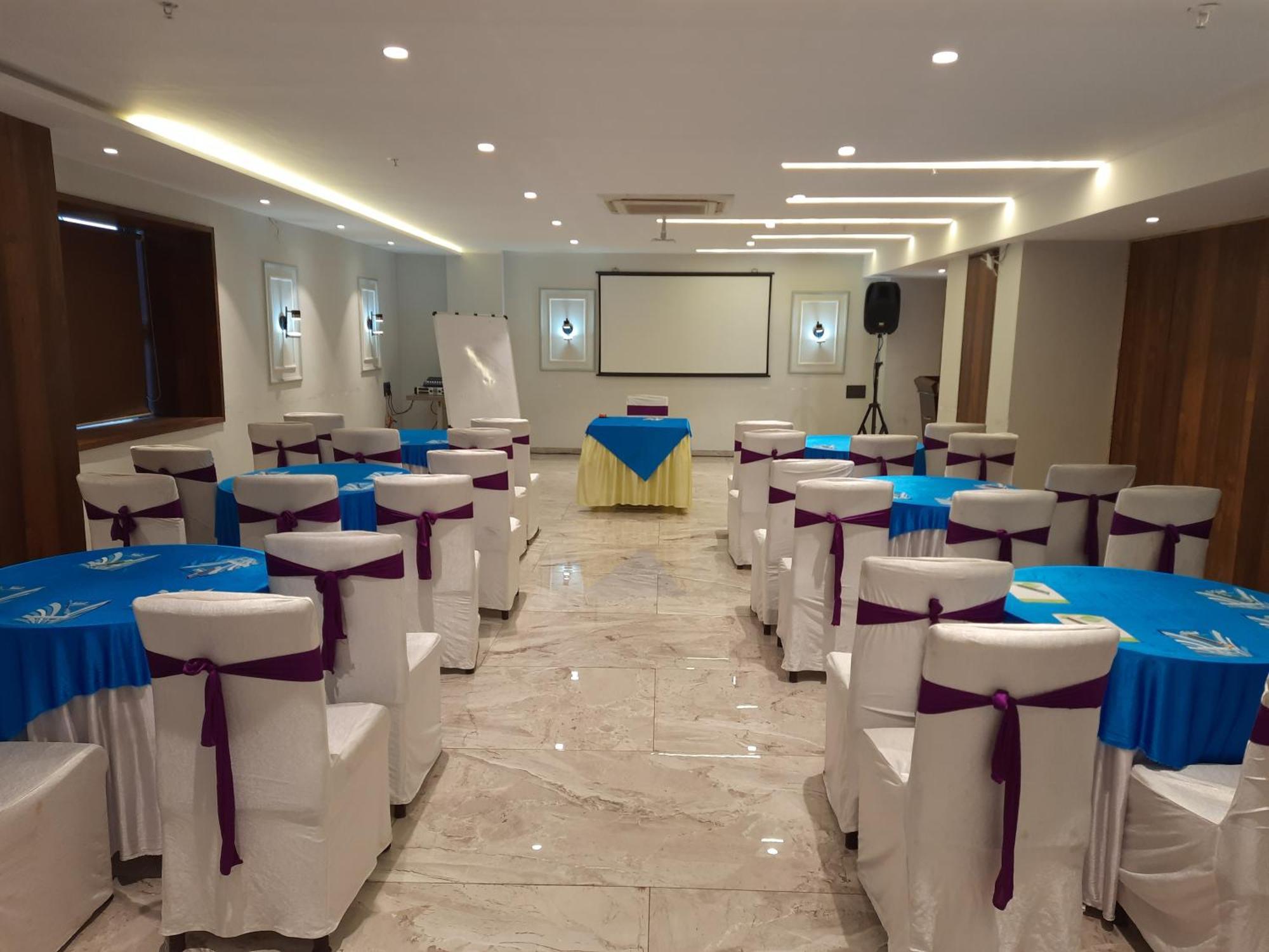 Hotel Lxia Hinjewadi - Indian Nationals Only Pimpri-Chinchwad Exterior photo