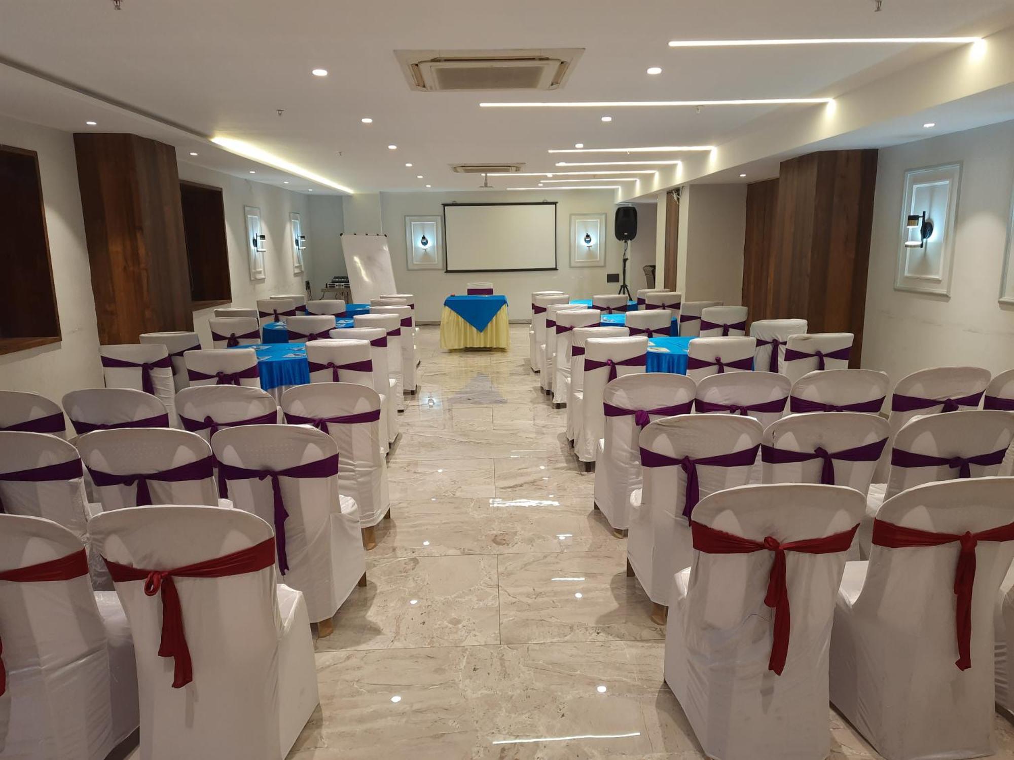 Hotel Lxia Hinjewadi - Indian Nationals Only Pimpri-Chinchwad Exterior photo