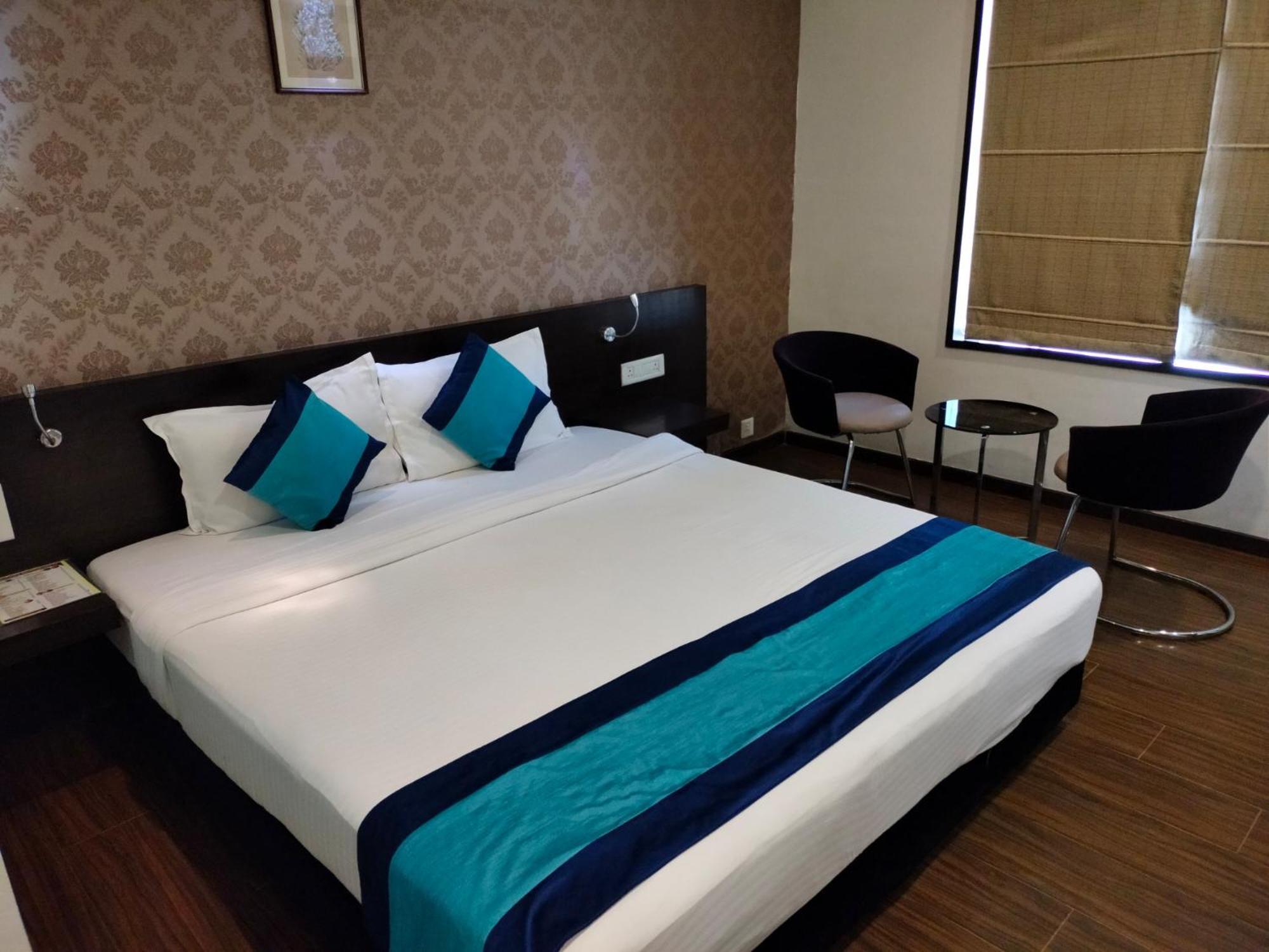Hotel Lxia Hinjewadi - Indian Nationals Only Pimpri-Chinchwad Exterior photo