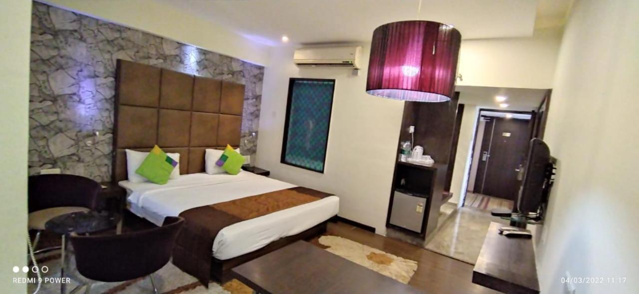 Hotel Lxia Hinjewadi - Indian Nationals Only Pimpri-Chinchwad Exterior photo