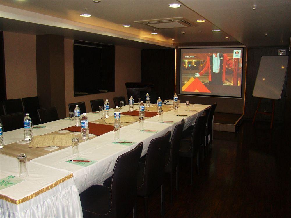 Hotel Lxia Hinjewadi - Indian Nationals Only Pimpri-Chinchwad Exterior photo